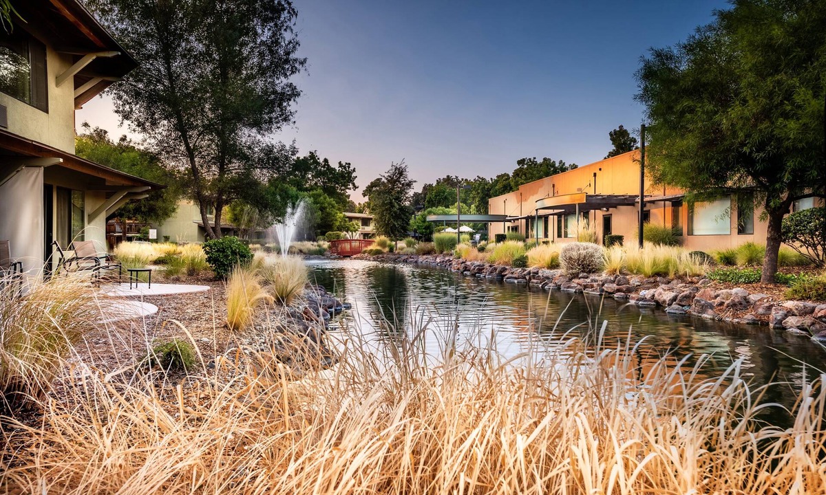 Cascade Hotel | Gaia Hotel & Spa Redding, an Ascend Collection Hotel