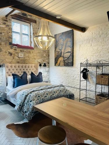 Pentrefelin Apartment | Gardener's Cwtch, Llwynhelig Manor