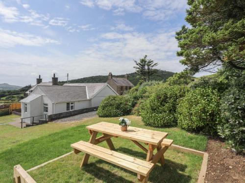 Rhyd-y-clafdy House | Glan Awel