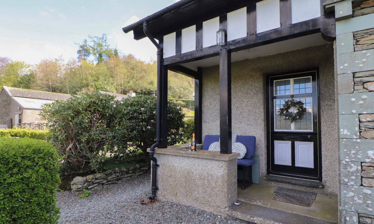 Near Sawrey Cottage | GLENSIDE, pet friendly, character holiday cottage in Far Sawrey