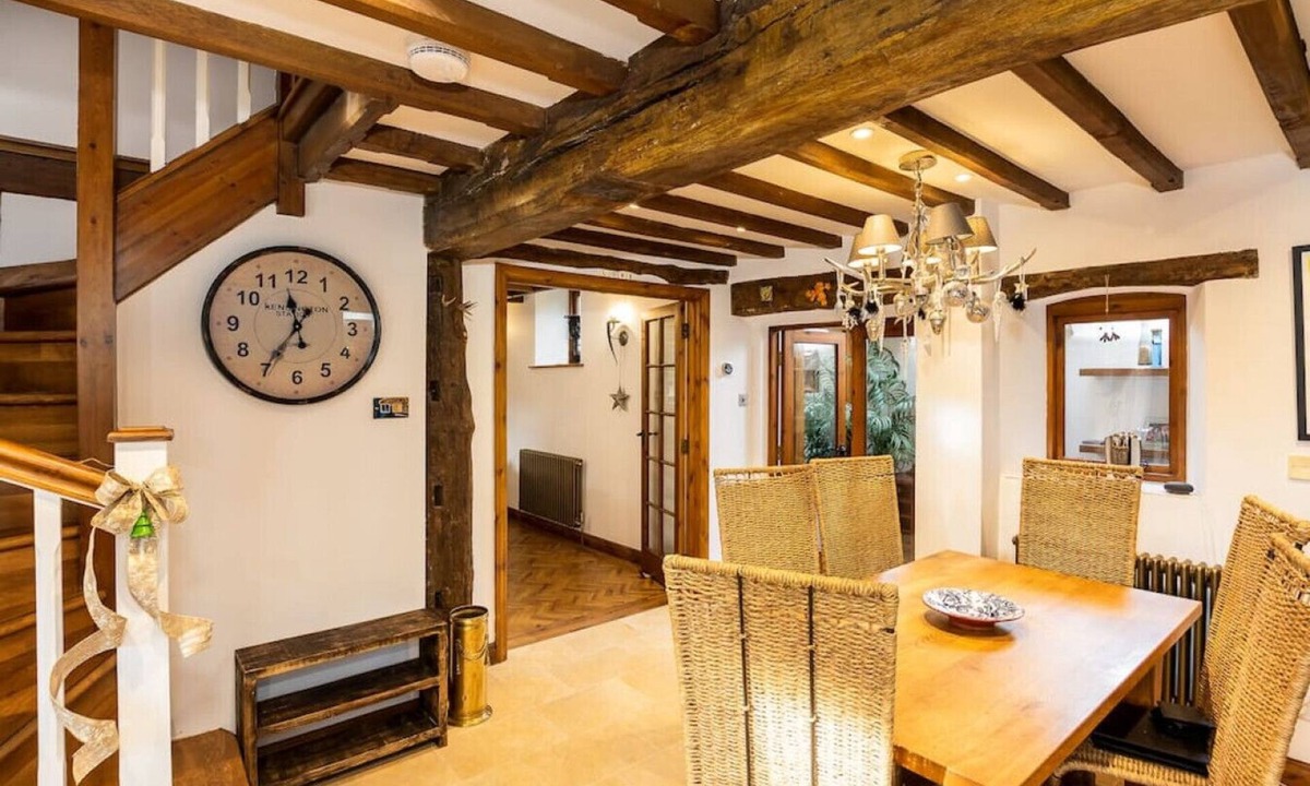 Cow Honeybourne House | Granary Cottage - Luxury Barn Conversion