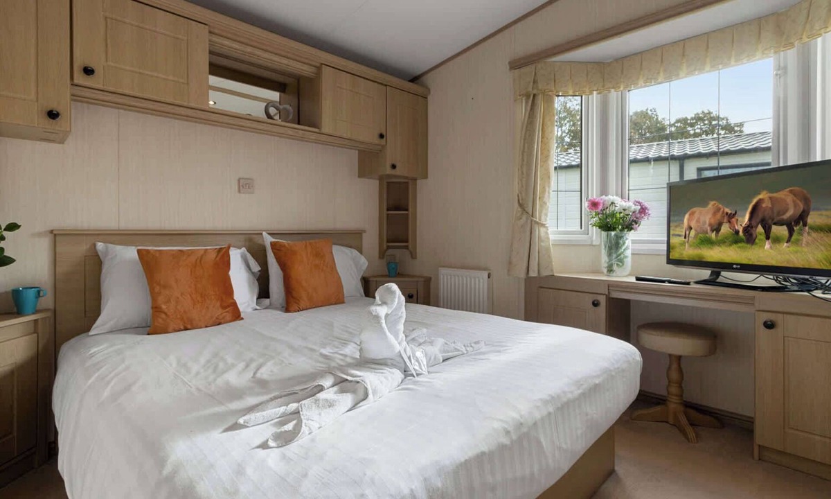 Newton Saint Cyres Ski Chalet | Greendale Splash Escape