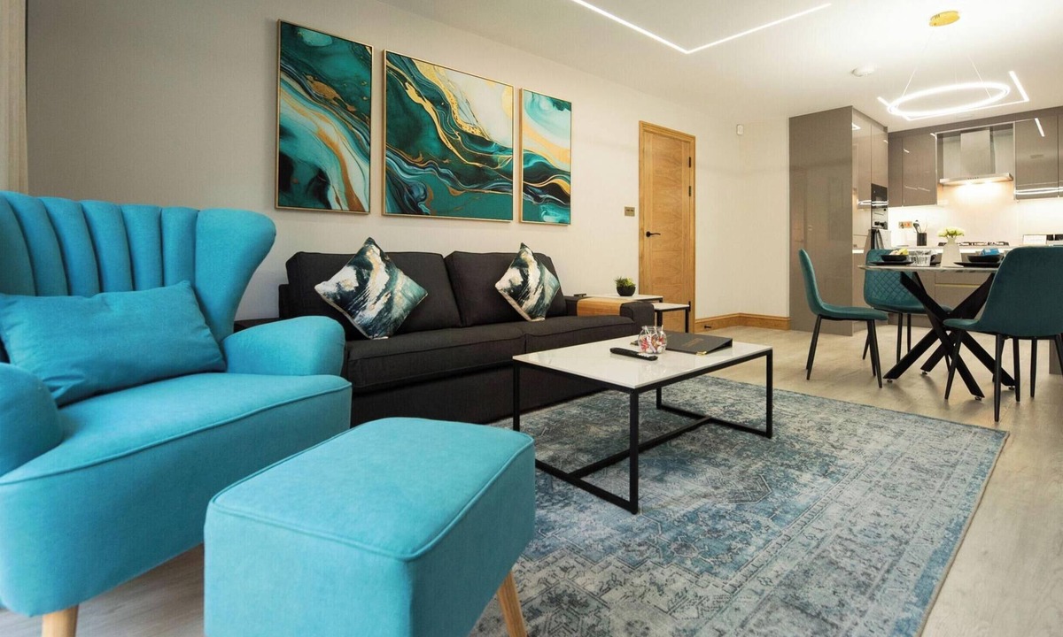 Reading Apartment | Ground Floor Deluxe Apartment w Parking & Garden