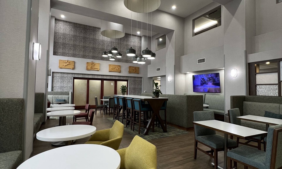 Chico Hotel | Hampton Inn & Suites Chico