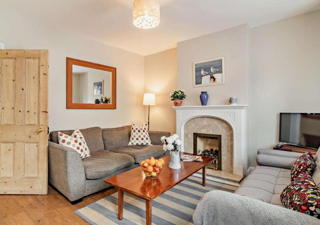 Colchester House | Harbour Walk