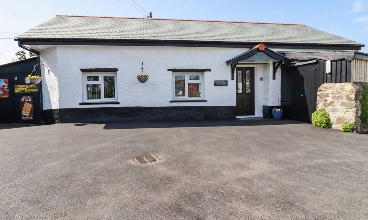 Saint Gennys House | Harvenna Cottage, Crackington Haven
