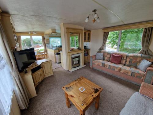 Penparcau Resort | Haven on the Hill 2 Bed Caravan with Town Views of Aberystwyth