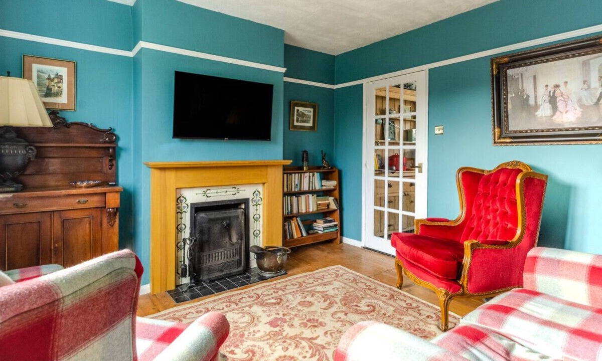 Westleton House | Heath View - Four Bedroom House, Sleeps 7