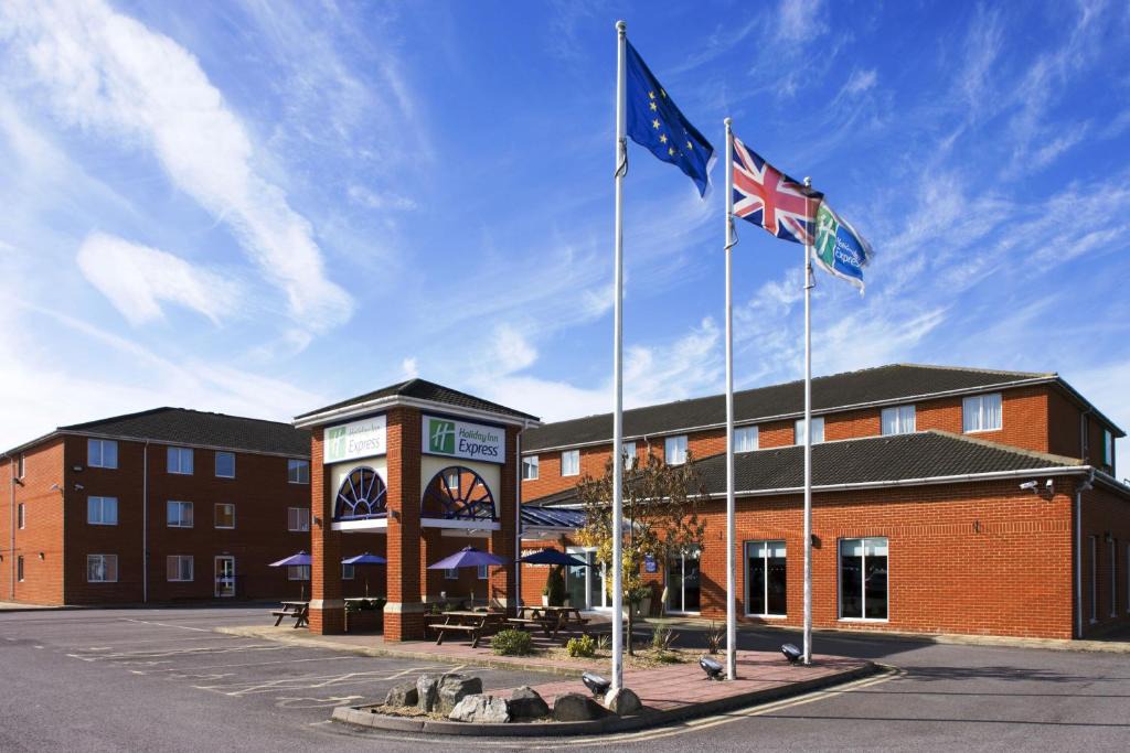 Southampton Hotel | Holiday Inn Express Southampton West by IHG