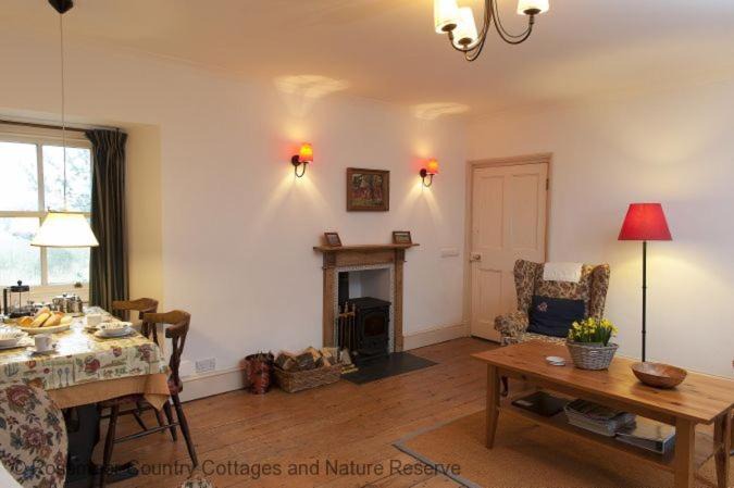 Walwyn's Castle House | Holly Tree
