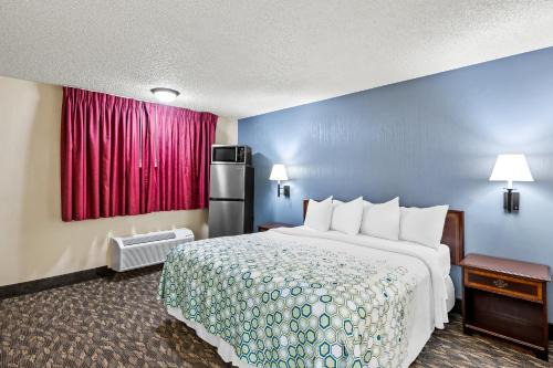 Yuba City Hotel | HomeTowne Studios by Red Roof Yuba City Bonanza - Marysville