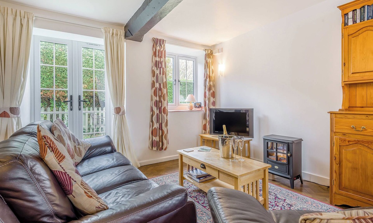 Weston-super-Mare Cottage | Horseshoe Cottage-UK37360