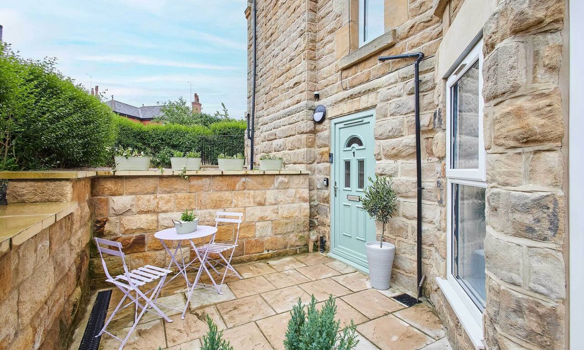 Harrogate City Centre Apartment | Host & Stay | Apartment 1, Dane Court