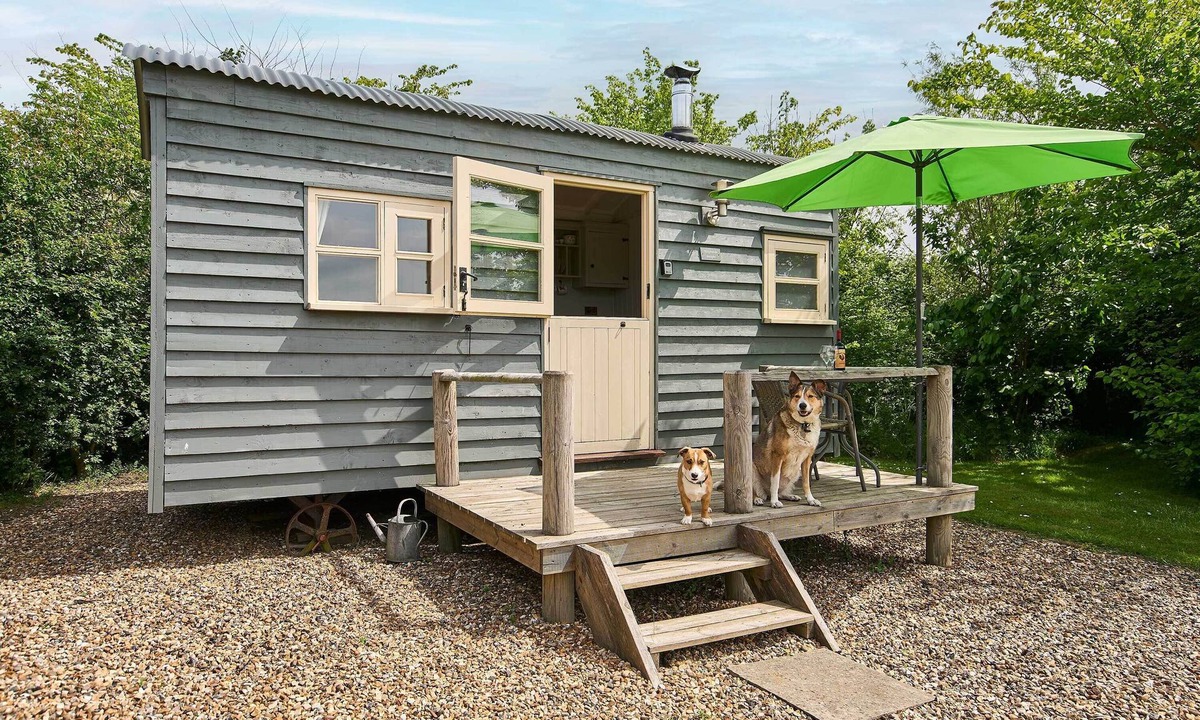 Harleston House | Host & Stay | Shepherds Delight