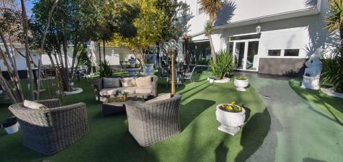 Palomas House | Hostal Escala Suites