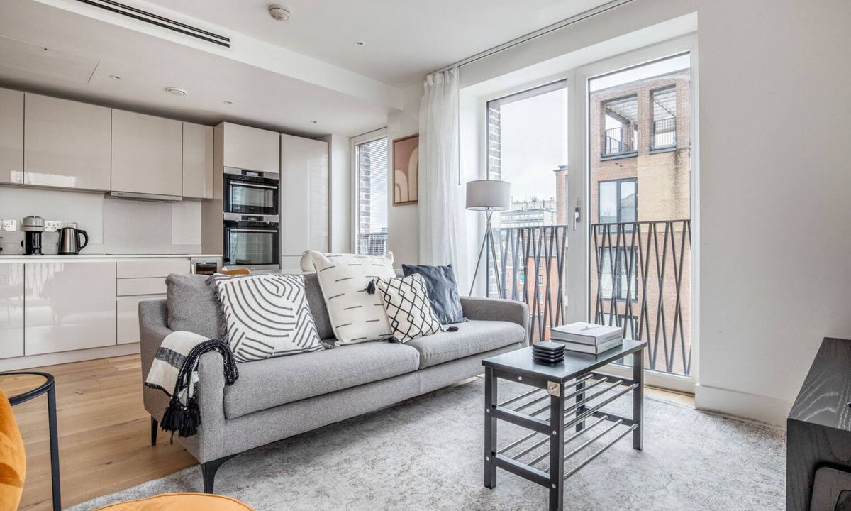 Newington Apartment | Impeccable Southwark 1BR, nr Bars, Restaurants & Shops, by Blueground