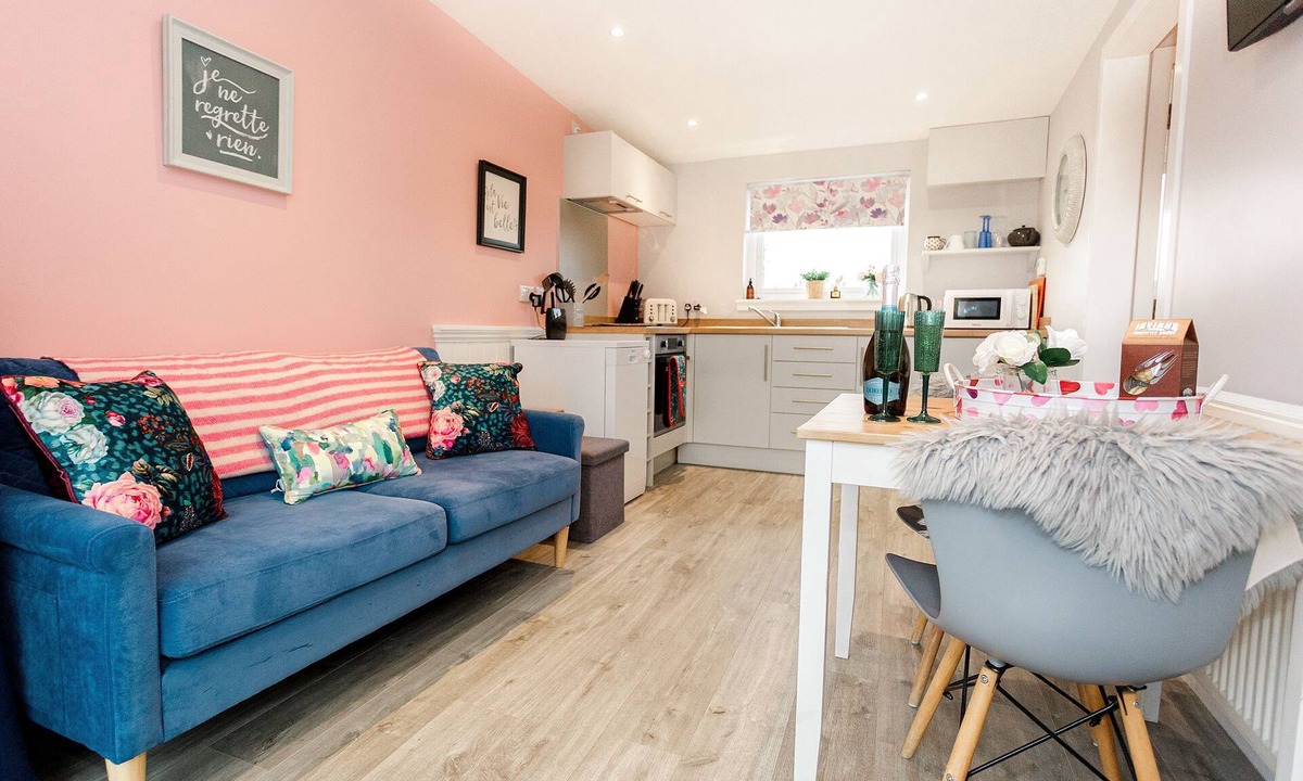 Gatehouse-of-Fleet Cottage | Jacks Hideaway - a pod that sleeps 2 guests in 1 bedroom