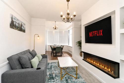 Walkden House | Keystone Stays Manchester Cosy 4 bed house