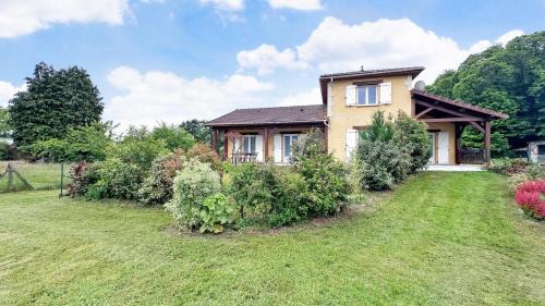 Razes House | La gare du tram