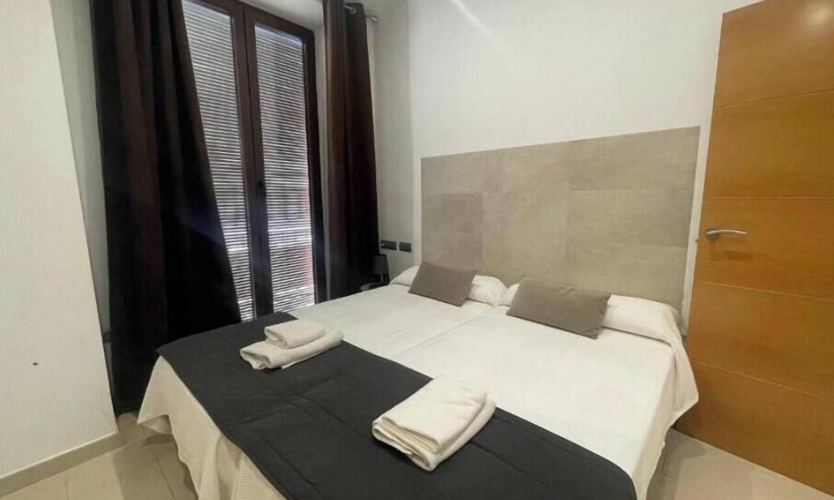 Central District Apartment | La Perla Reyes Catolicos Living: Standard Apartment