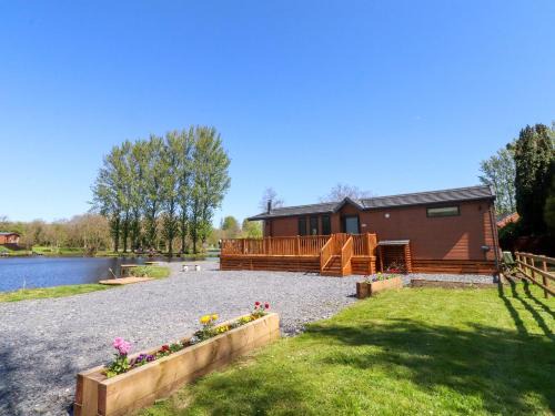 Knott End-on-Sea House | Lakeside Lodge