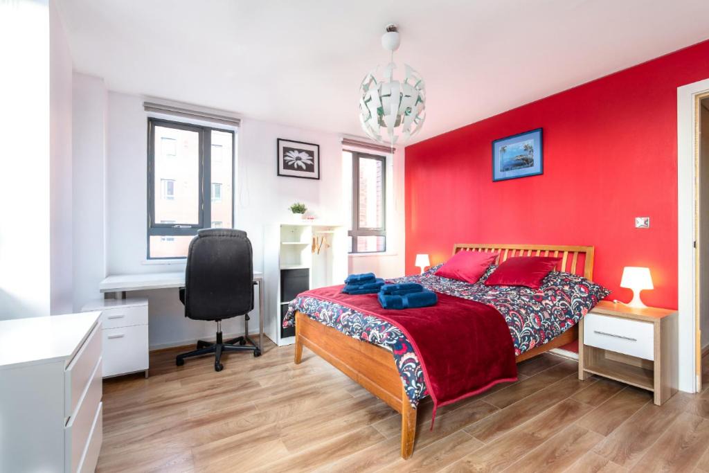 Castlefield Apartment | Large modern 2 bedroom flat in iconic Castlefield