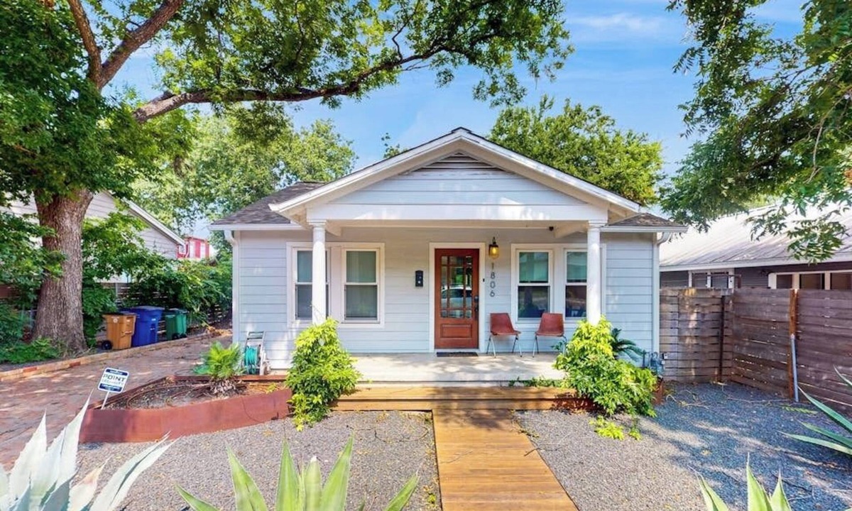South River City House | Lavish home with firepit - 1 block to cafes, fine dining, shops & entertainment