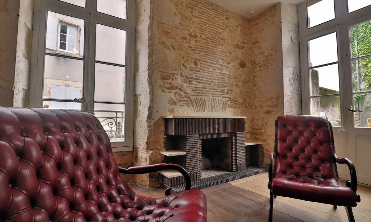 Montbron Hotel | Le25 Parahotellerie