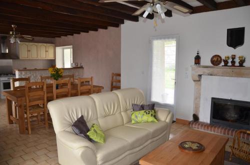 Lhommaize House | Les lilas