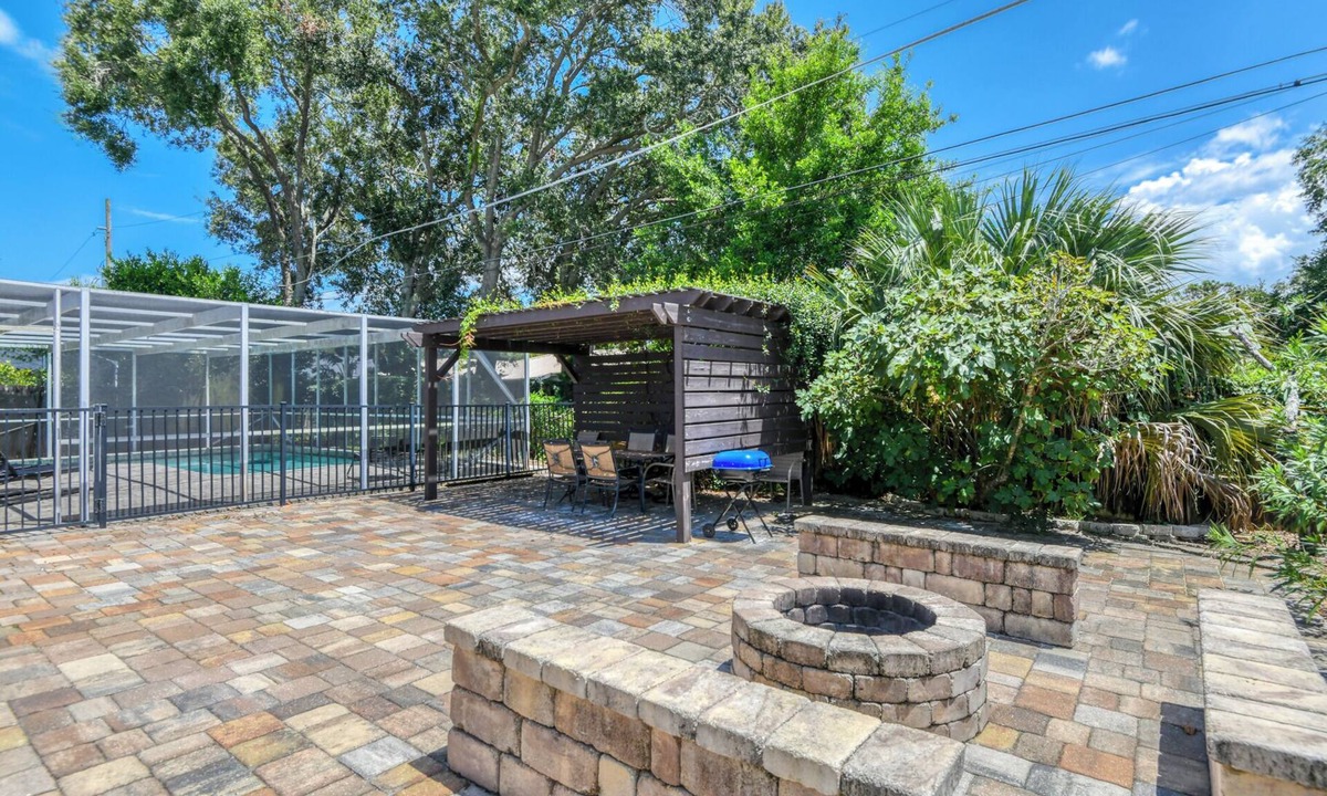 St. Augustine House | Lighthouse - Heated Pool & Firepit! Near Amphitheatre, Historic Downtown, Beach