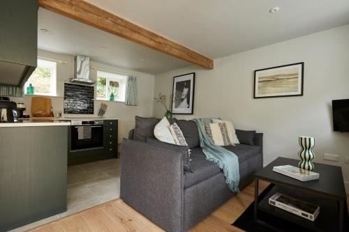 Bibury House | Lily Cottage