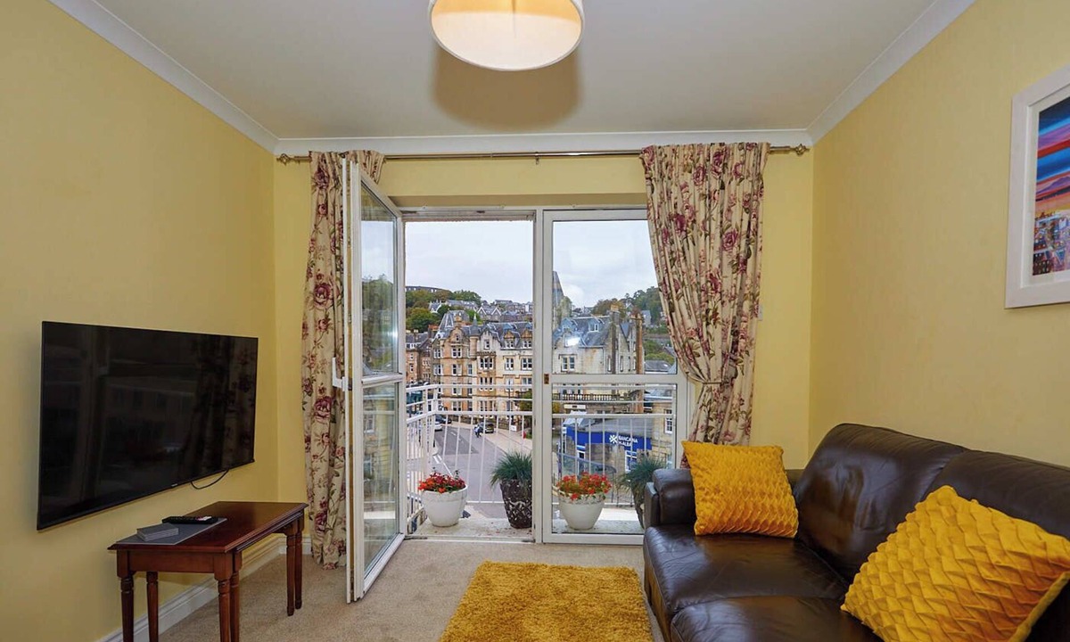 Oban Apartment | Little Bay View