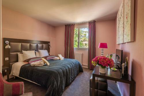 Saint-Junien Hotel | Logis Hotel - Restaurant Le Relais de Comodoliac