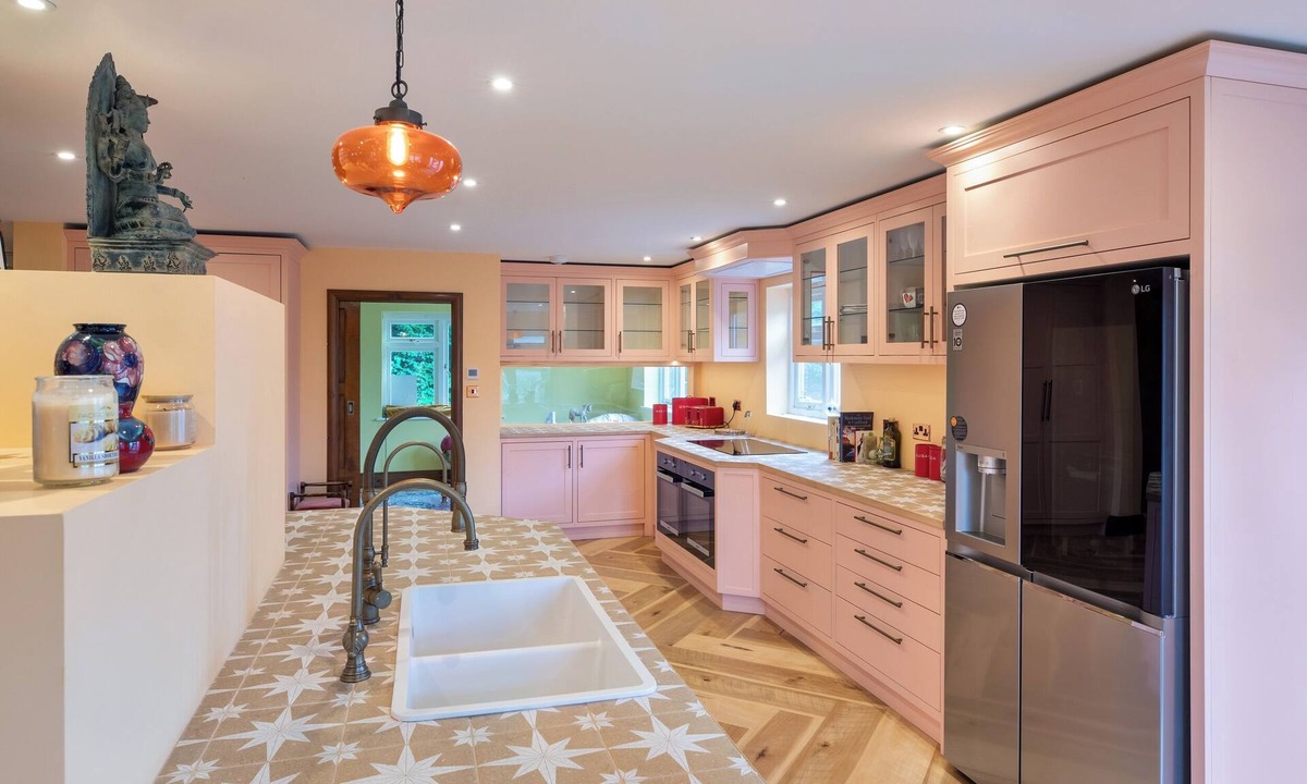 Hurley Apartment | Luxurious 5BD Cottage & Large Garden by Henley