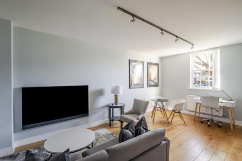 Braintree Apartment | Luxurious Private One Bedroom Apartment With Free Parking