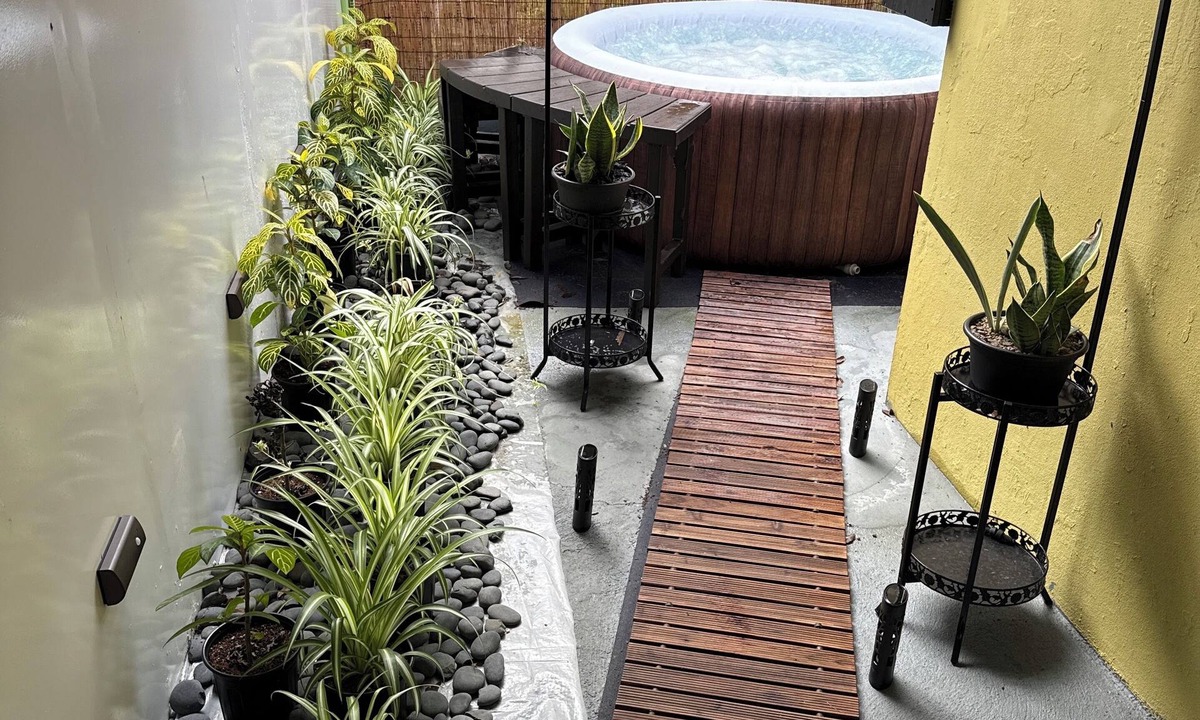 Morovis Apartment | Luxury Mountain Hideaway with Private Hot Tub in Morovis.