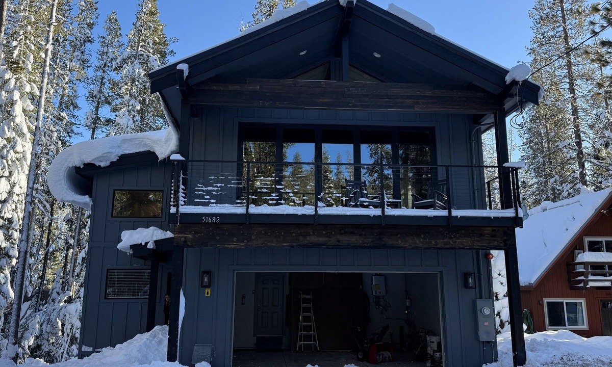 Pla-Vada Woodlands House | Luxury Mountain Retreat Near Donner Pass -brand new property sleeps 12