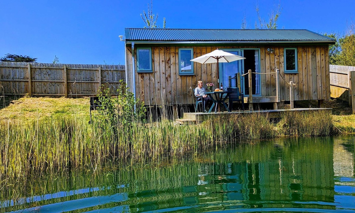 Bude Cabin | Lynstone Lakes