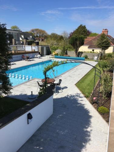 Saundersfoot Hotel | Merlewood Hotel