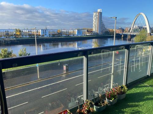 Finnieston Apartment | Metropolitan City Nest - Easy Walk to Glasgow Hydro & SECC CENTER