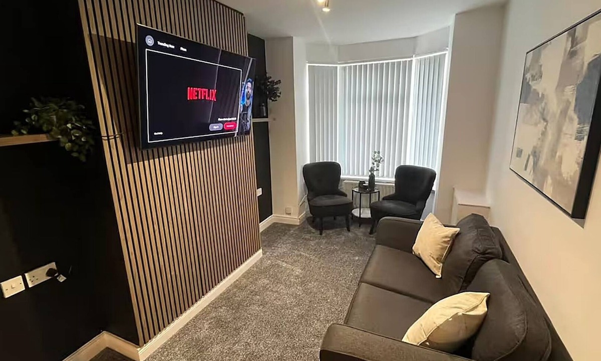Ormeau Apartment | Modern 2BR Belfast Stay | Sleeps 4 | Free Parking
