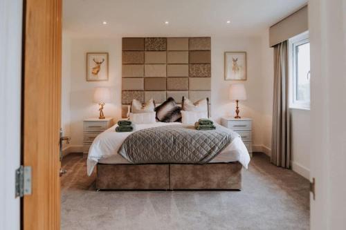 Llanarthney House | Modern Comfort Escape for 12 Guests -Rural Setting