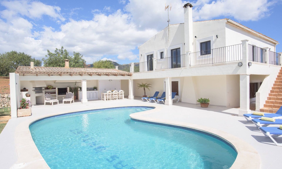 Felanitx House | Modern Finca Batlet, phantastic pool and barbecue area in a quiet location, A/C
