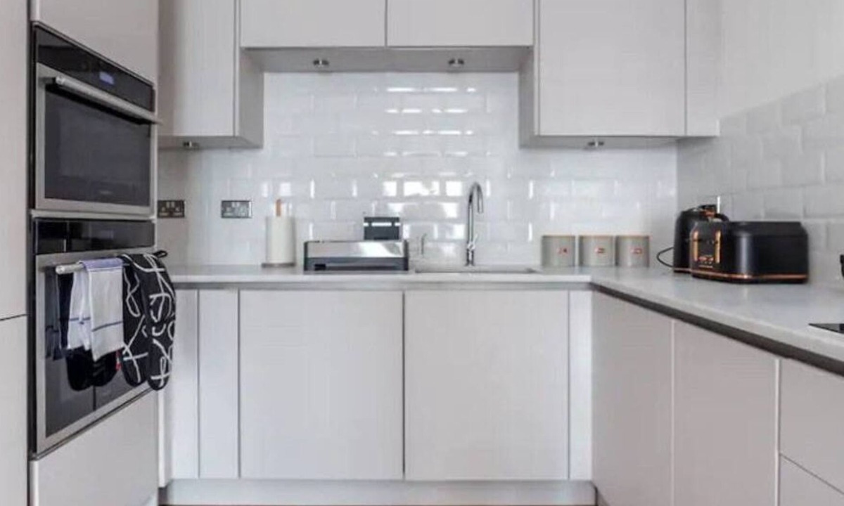 East Acton Apartment | Modern Flat by Notting Hill and Westfield