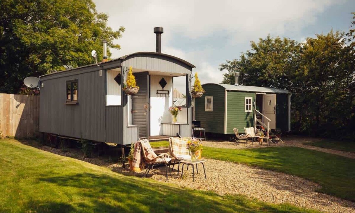 Nolton House | Modern & Inviting Shepherd's Hut - Pembrokeshire