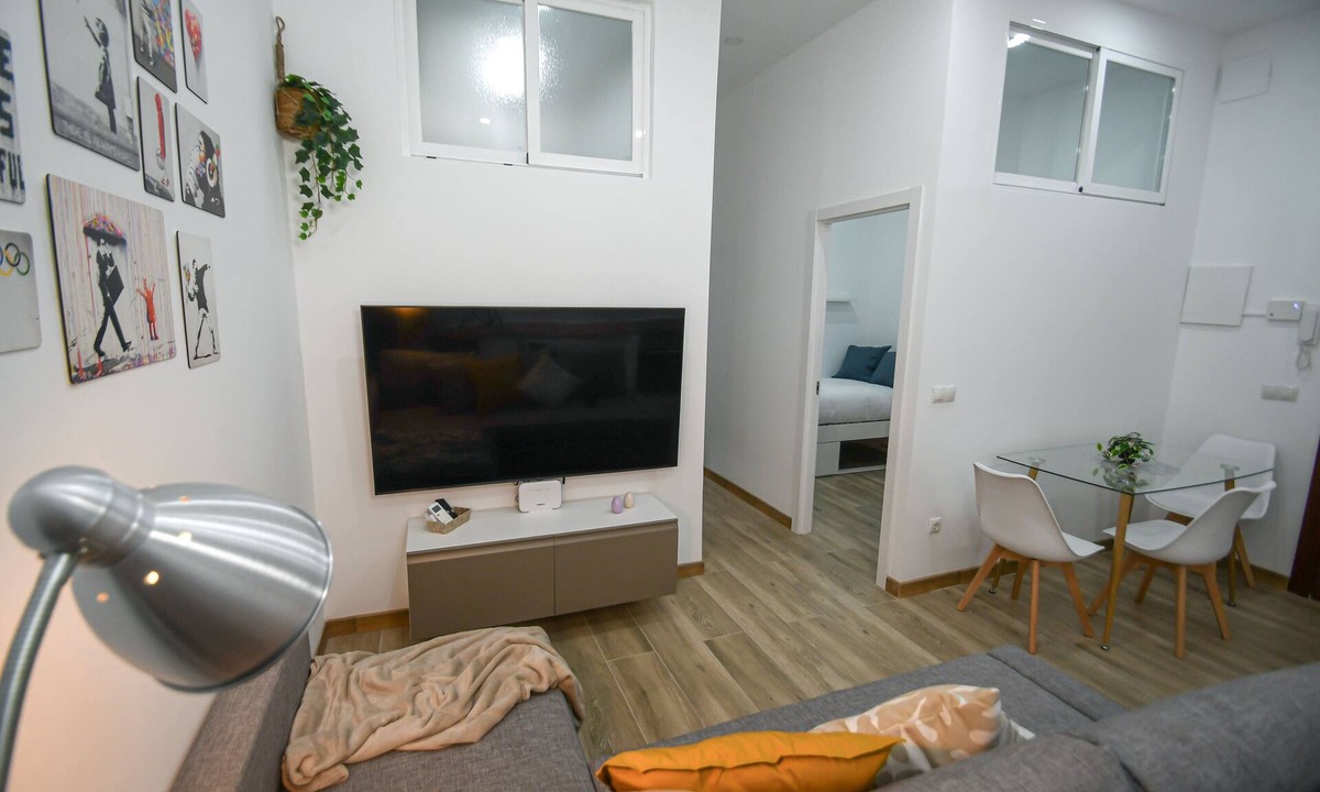 Villa de Vallecas Apartment | Modern Oasis in Vallecas Seasonal