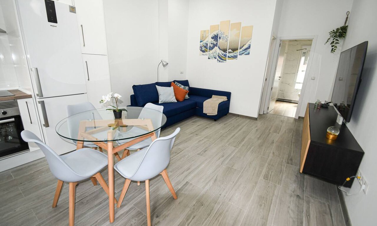 Villa de Vallecas Apartment | Modern Oasis in Vallecas
