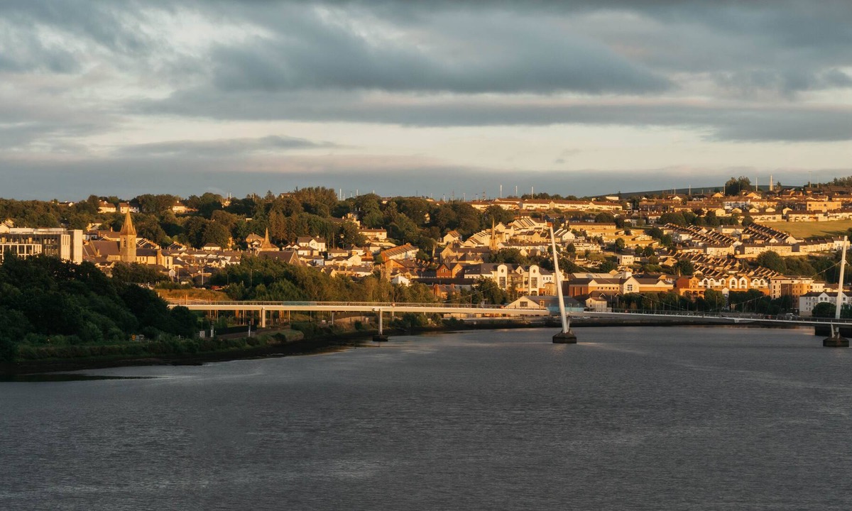 Londonderry Apartment | Modern riverside apartment with stunning views