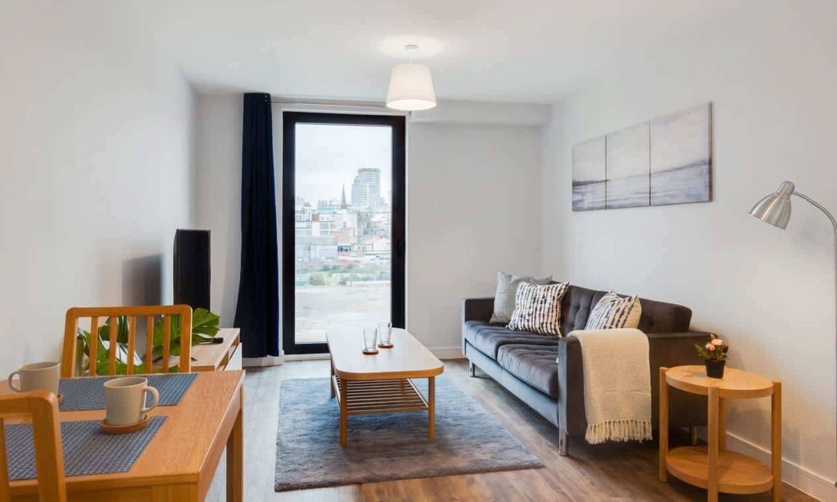Bordesley Apartment | Modern & Spacious 1 Bed Flat In Central Birmingham