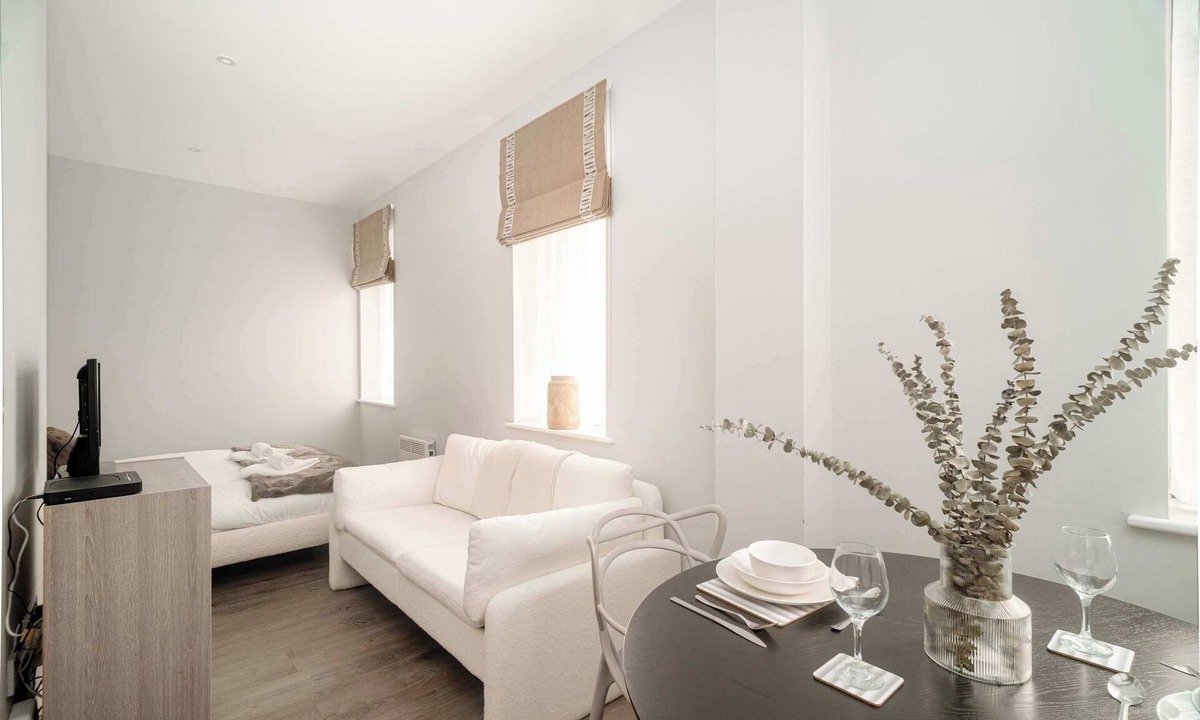 Crosby Apartment | Modern Studio Apartment in Waterloo, Liverpool